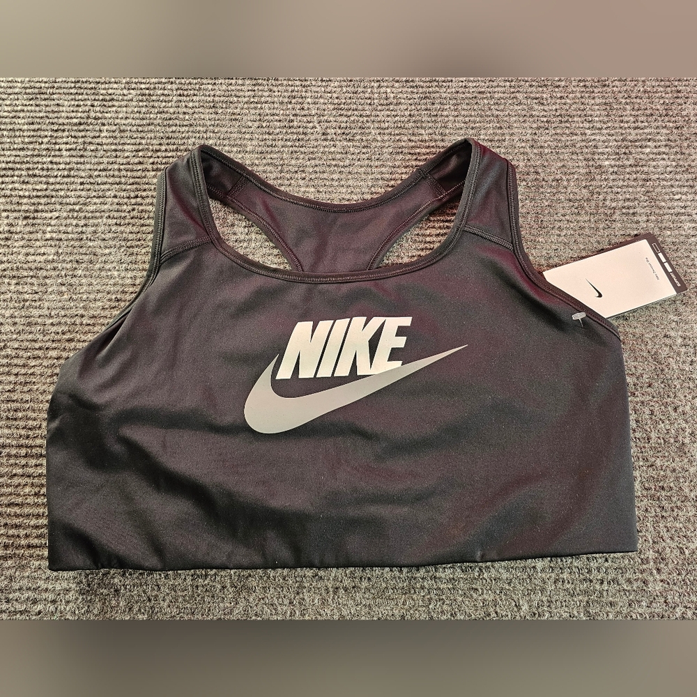 Nike Women's Black and White 1X Sports Bra NWT